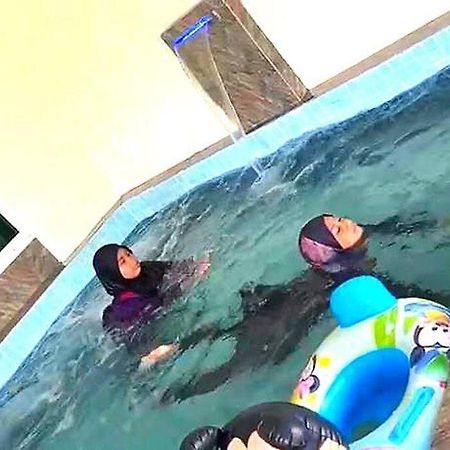 Villa Desaru 16Pax Family With Private Mini Pool & Jacuzzi Kota Tinggi Esterno foto